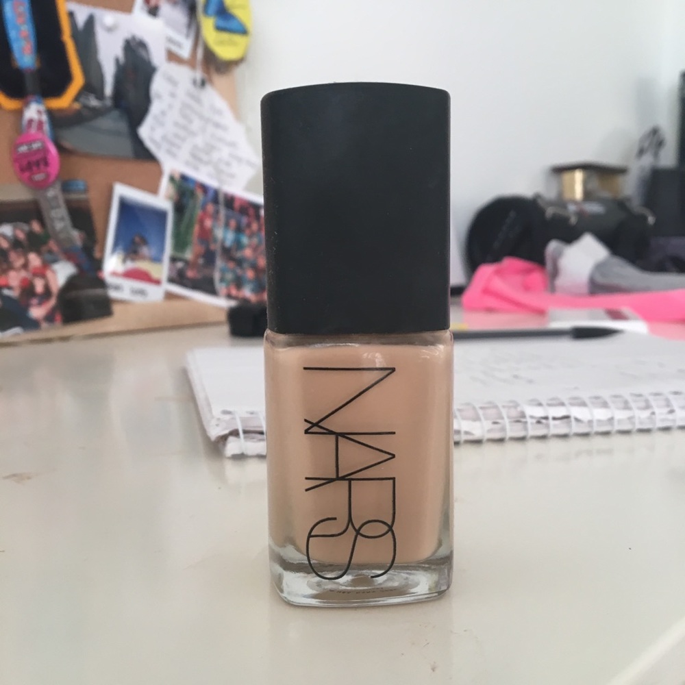 Nars Sheer Glow Foundation